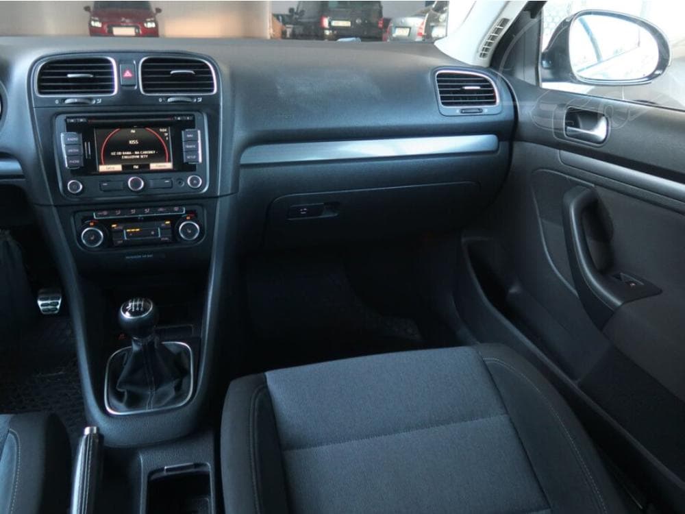 2011 Volkswagen GOLF - 8