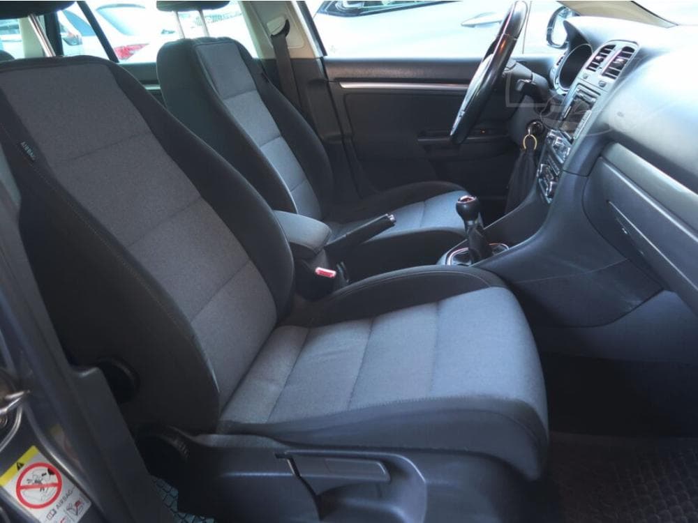 2011 Volkswagen GOLF - 9