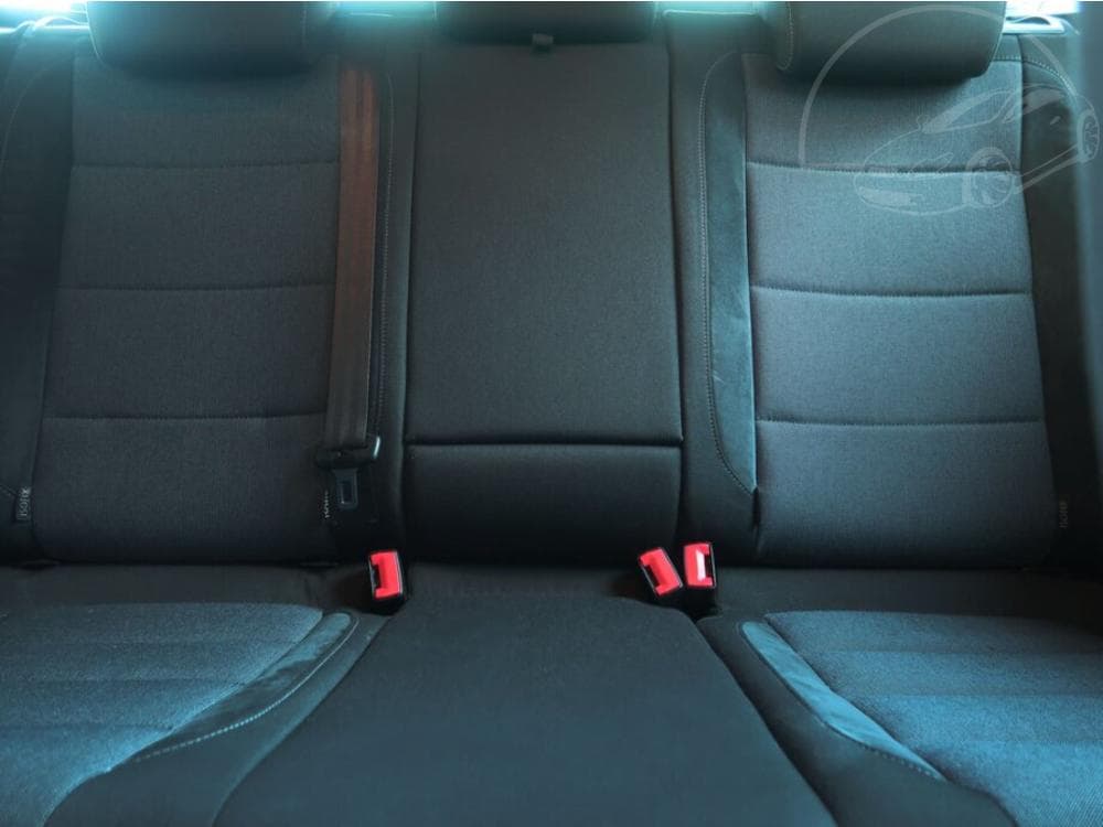 2011 Volkswagen GOLF - 10