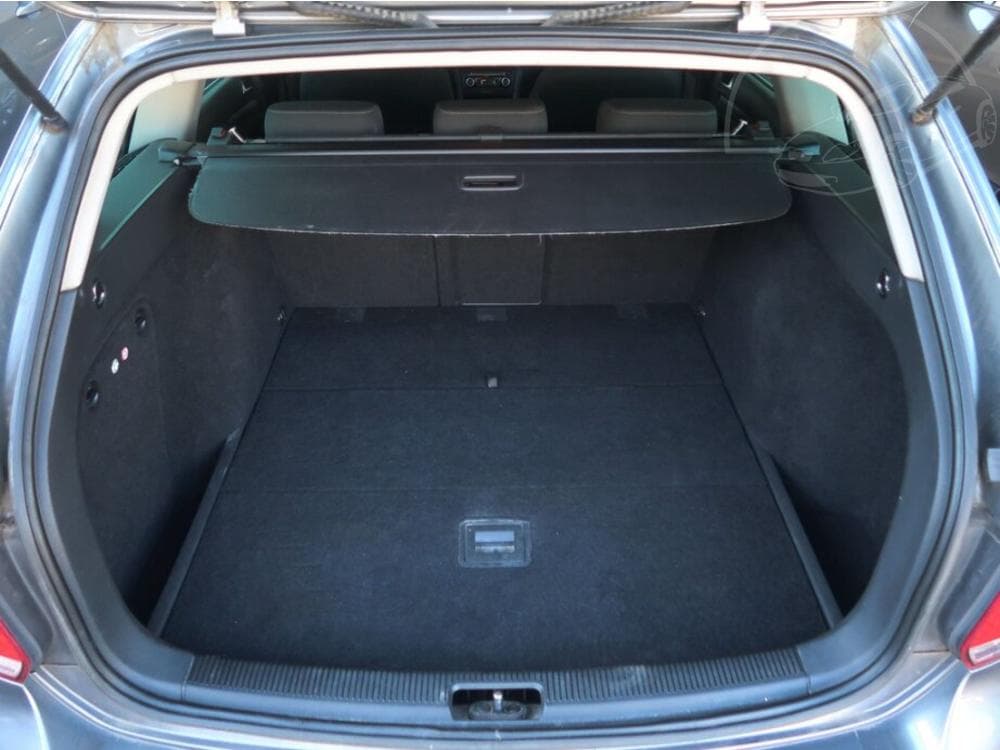 2011 Volkswagen GOLF - 13
