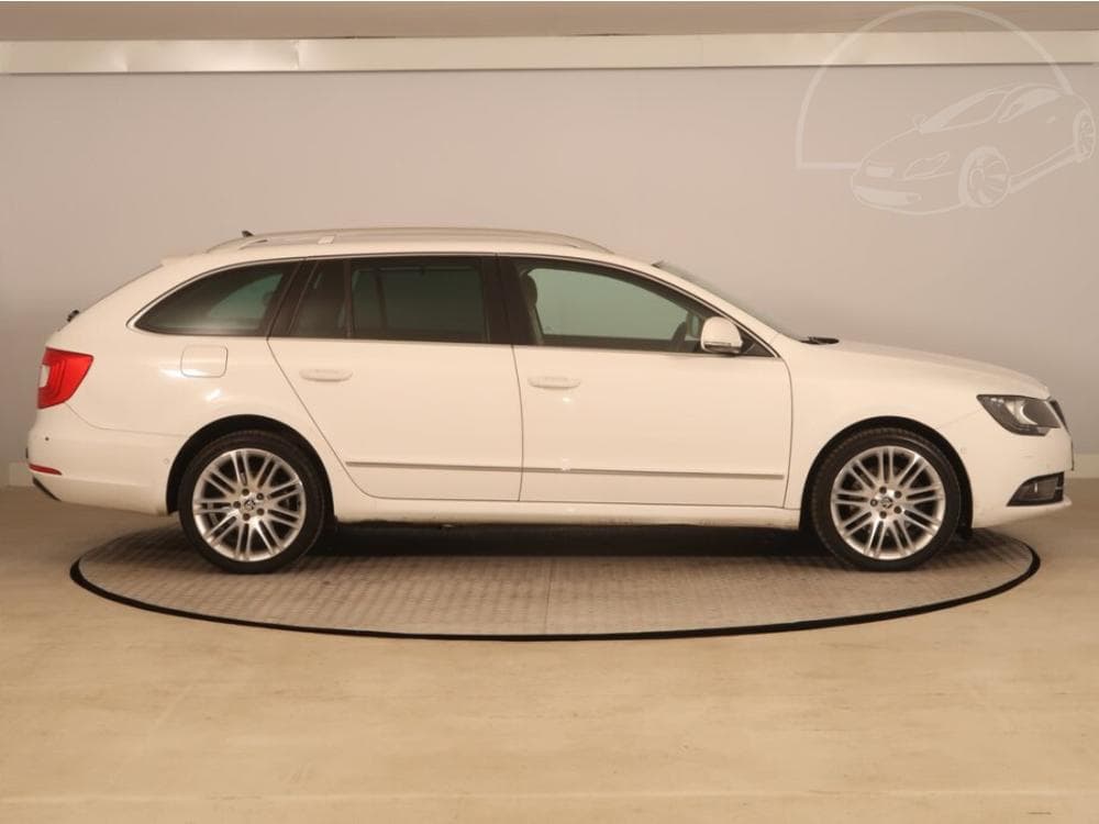 2013 Škoda SUPERB - 6