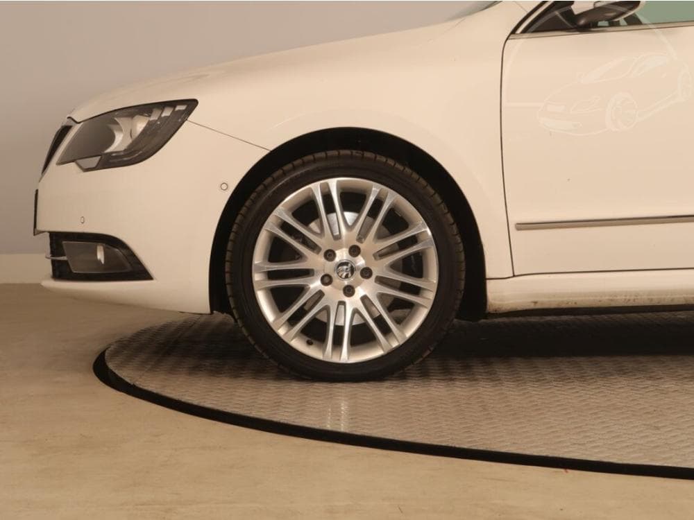 2013 Škoda SUPERB - 15