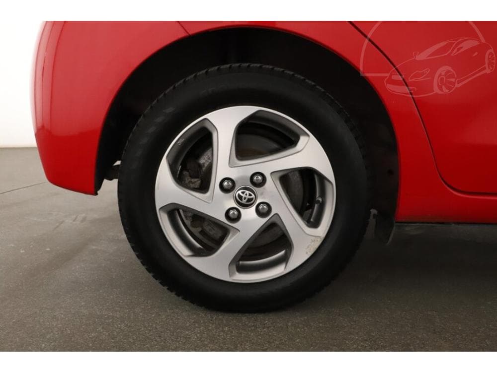 2016 Toyota YARIS - 12