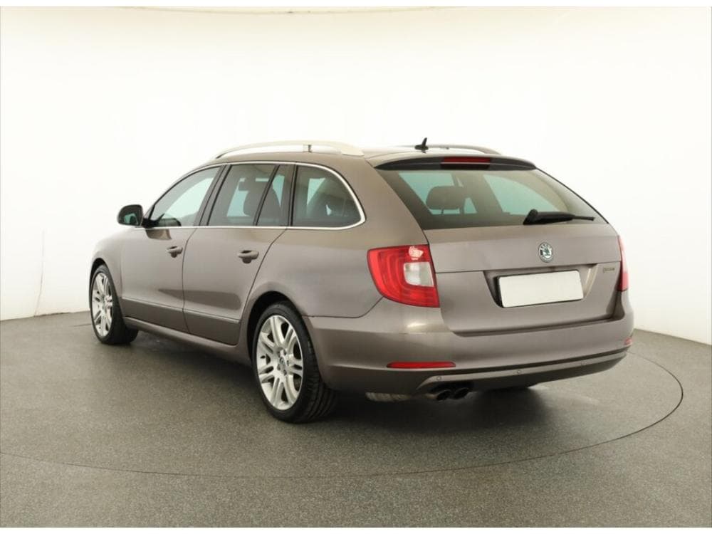 2010 Škoda SUPERB - 4