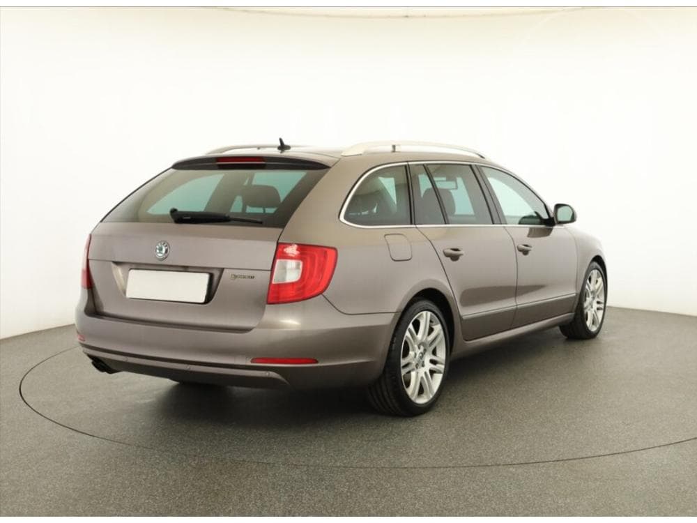 2010 Škoda SUPERB - 5