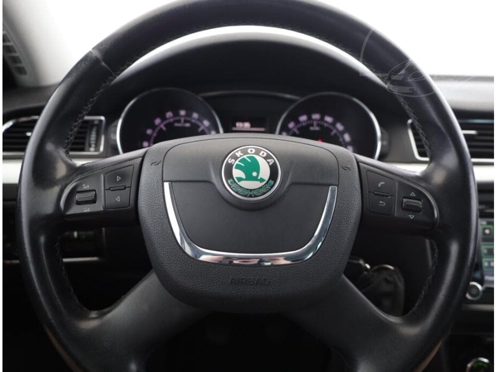 2010 Škoda SUPERB - 8