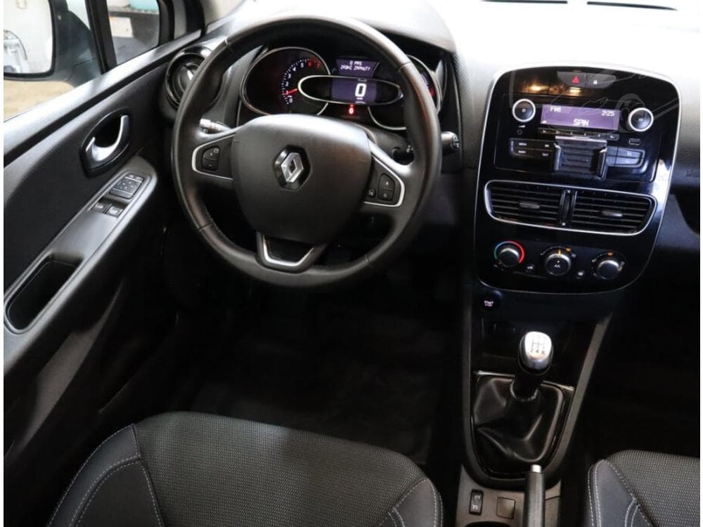 2018 Renault CLIO - 19