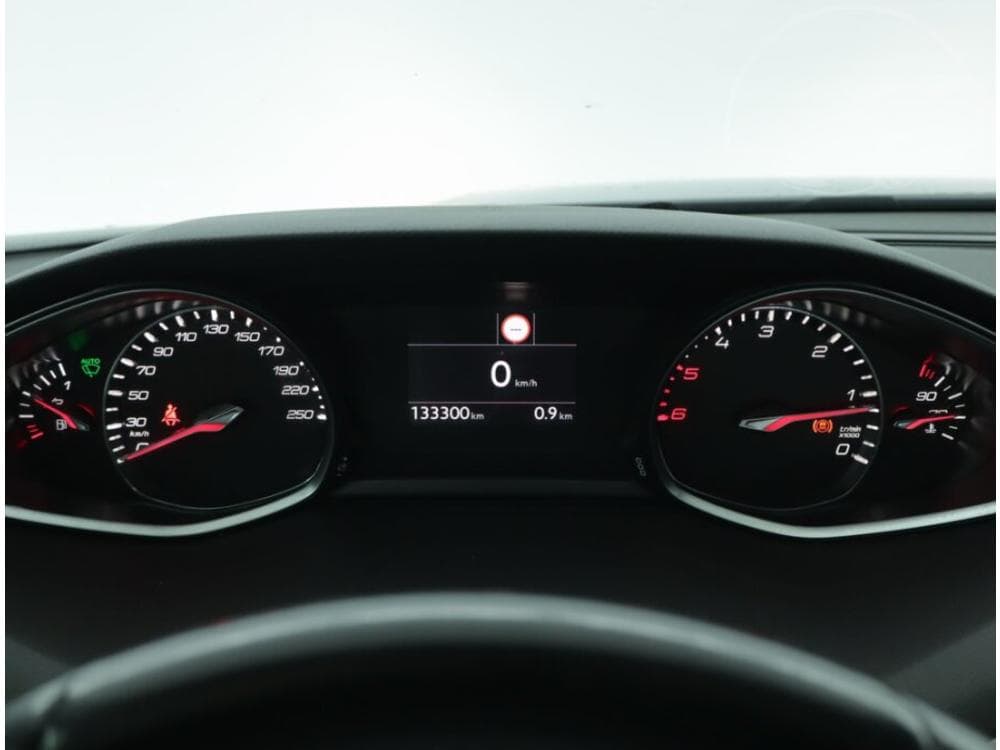 2020 Peugeot 308 - 11