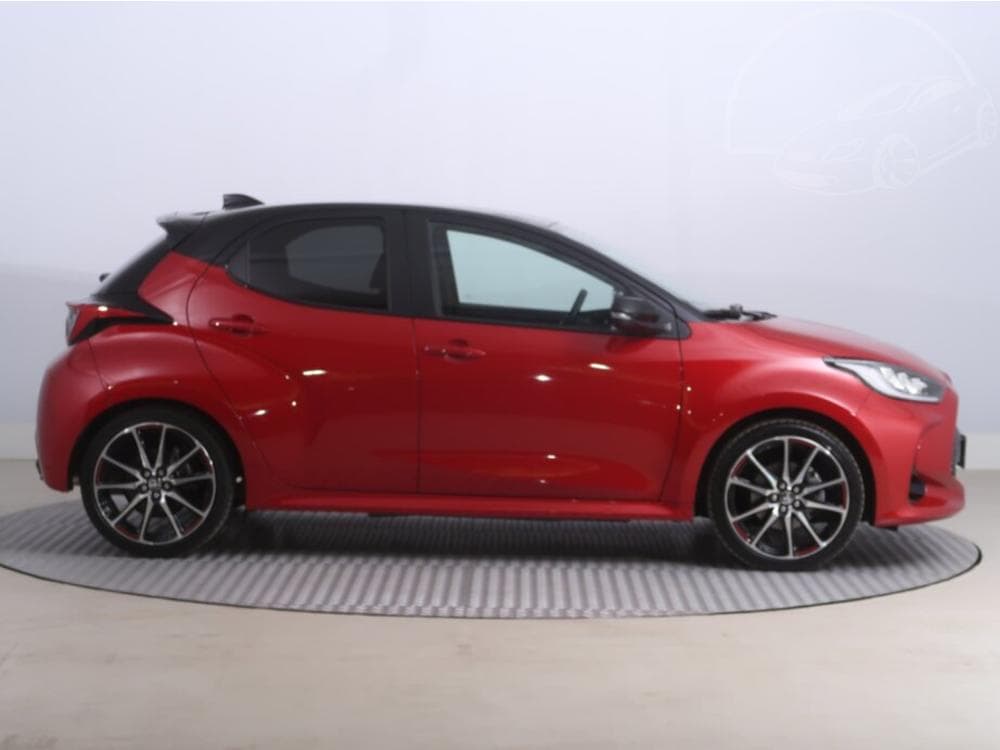2023 Toyota YARIS - 11