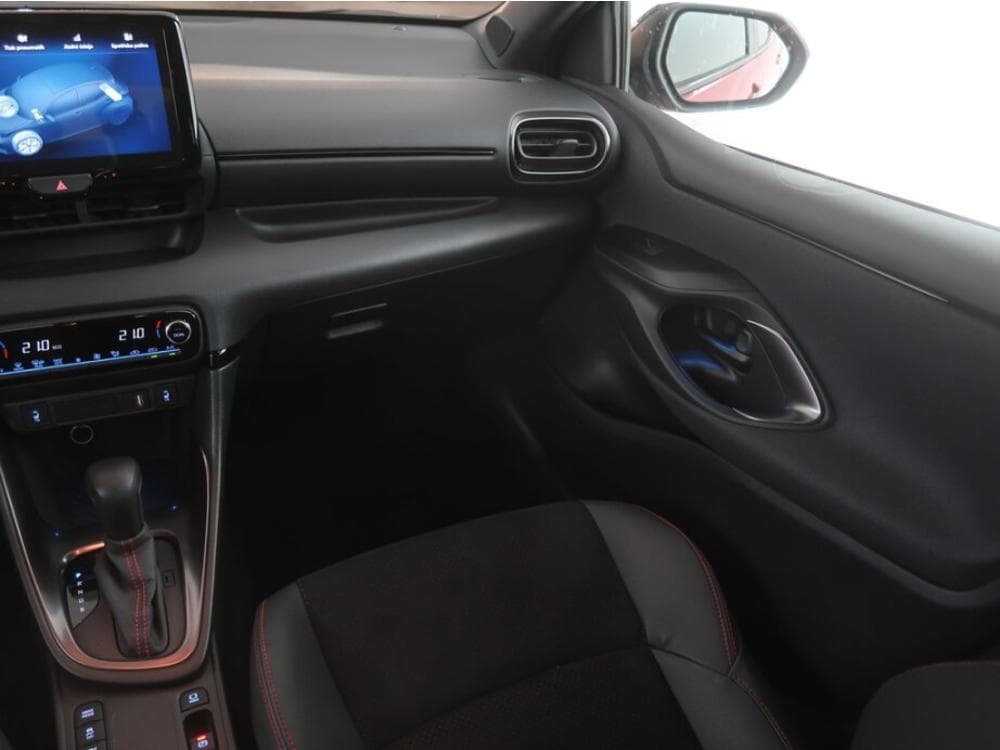 2023 Toyota YARIS - 15