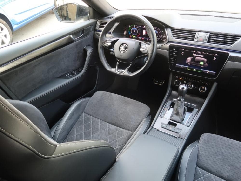 2020 Škoda SUPERB - 13