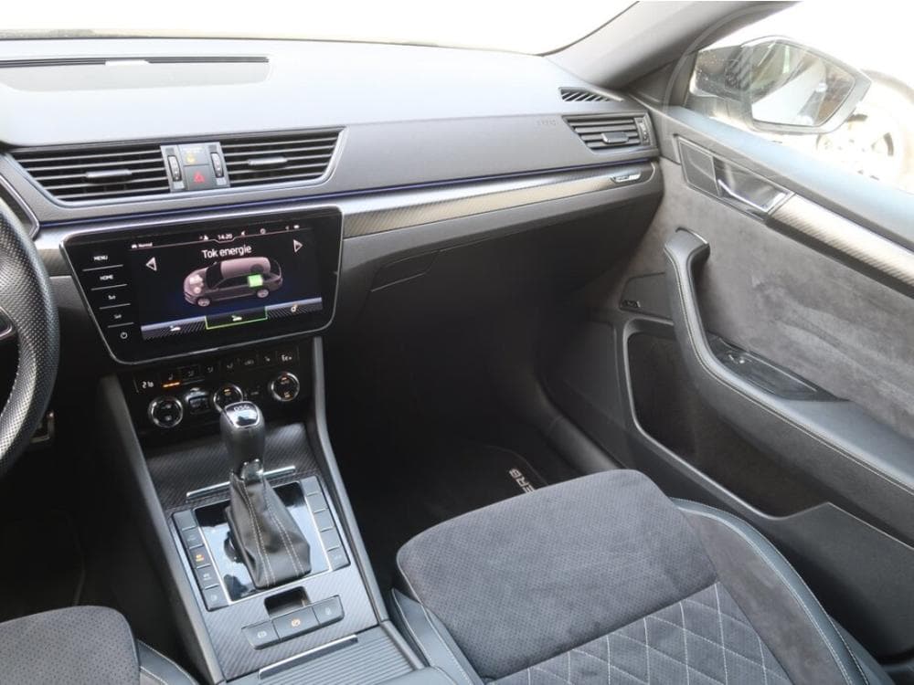 2020 Škoda SUPERB - 15