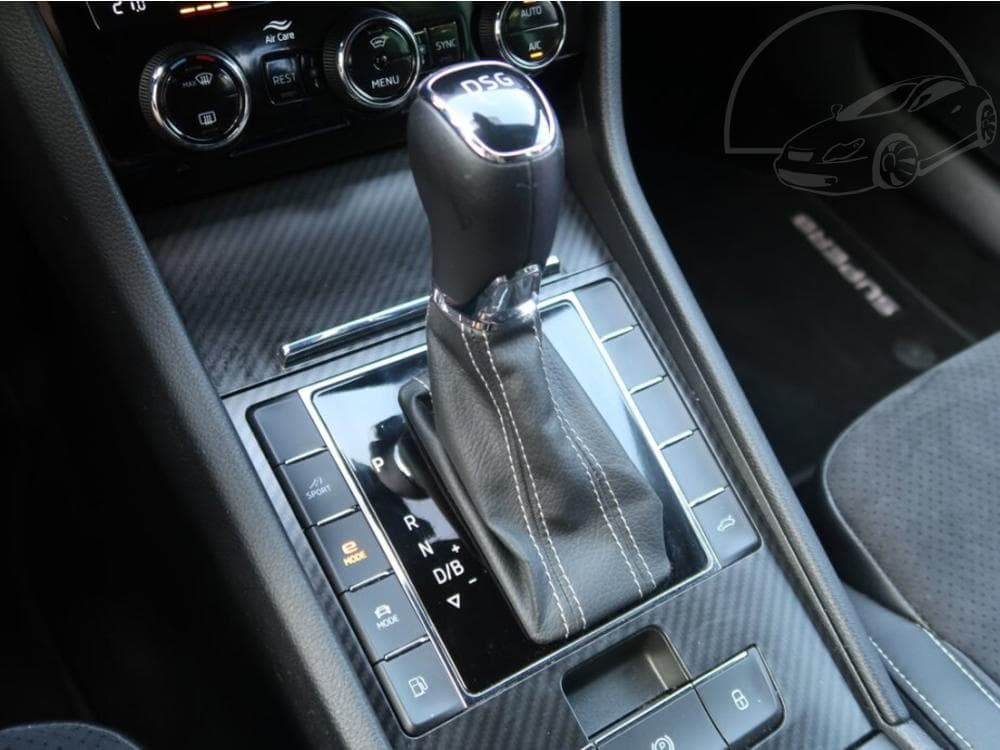 2020 Škoda SUPERB - 25
