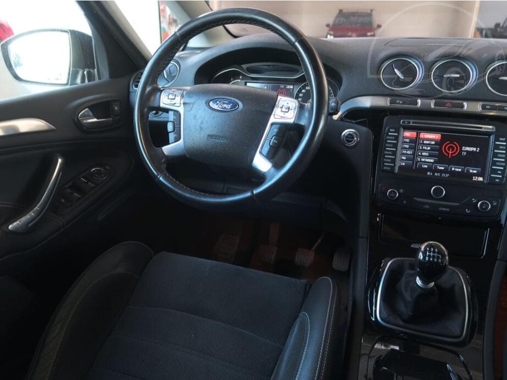 2011 Ford S-MAX - 7
