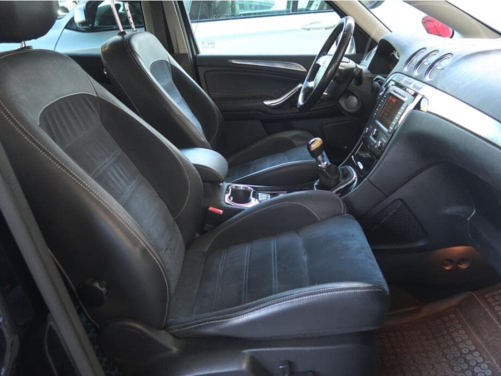2011 Ford S-MAX - 9