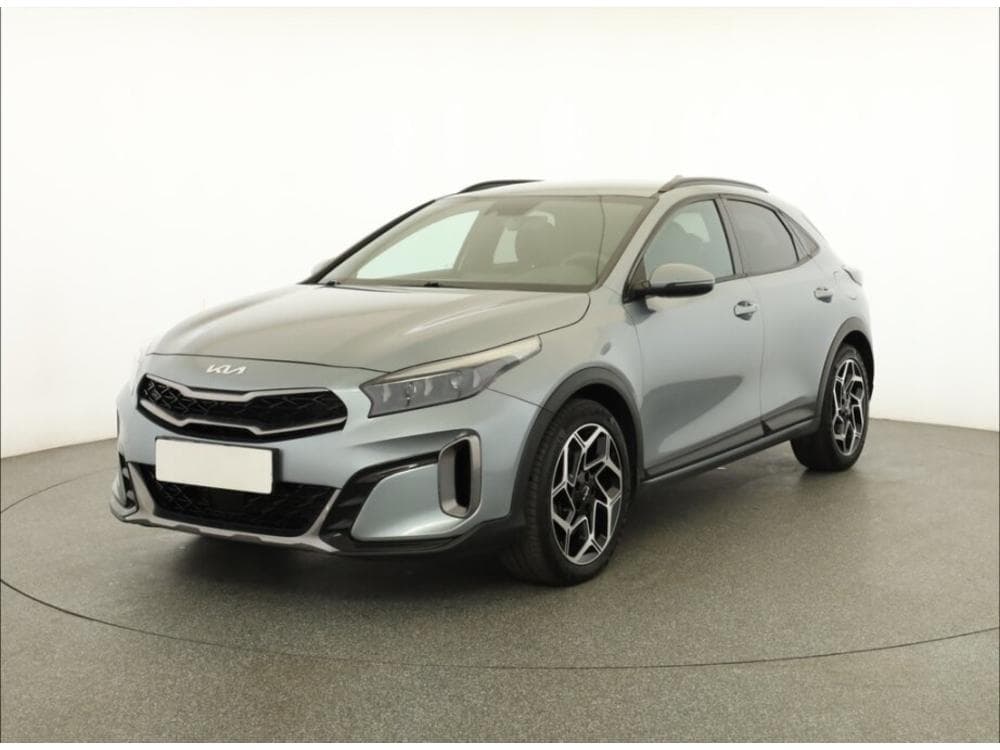 2023 Kia XCEED - 3