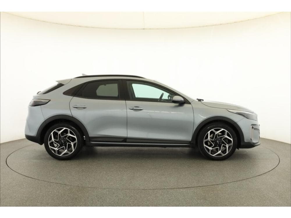 2023 Kia XCEED - 11