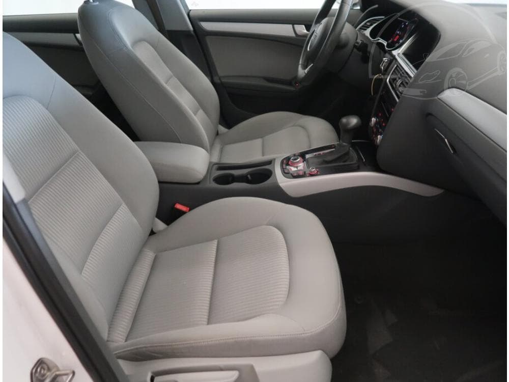 2015 Audi A4 - 25