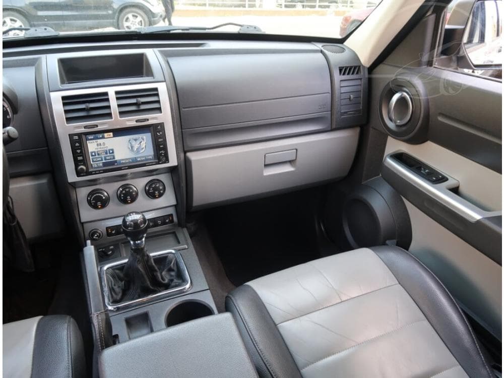 2009 Dodge NITRO - 8