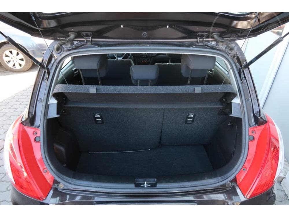 2015 Suzuki SWIFT - 13