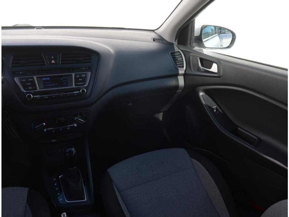 2016 Hyundai i20 - 8