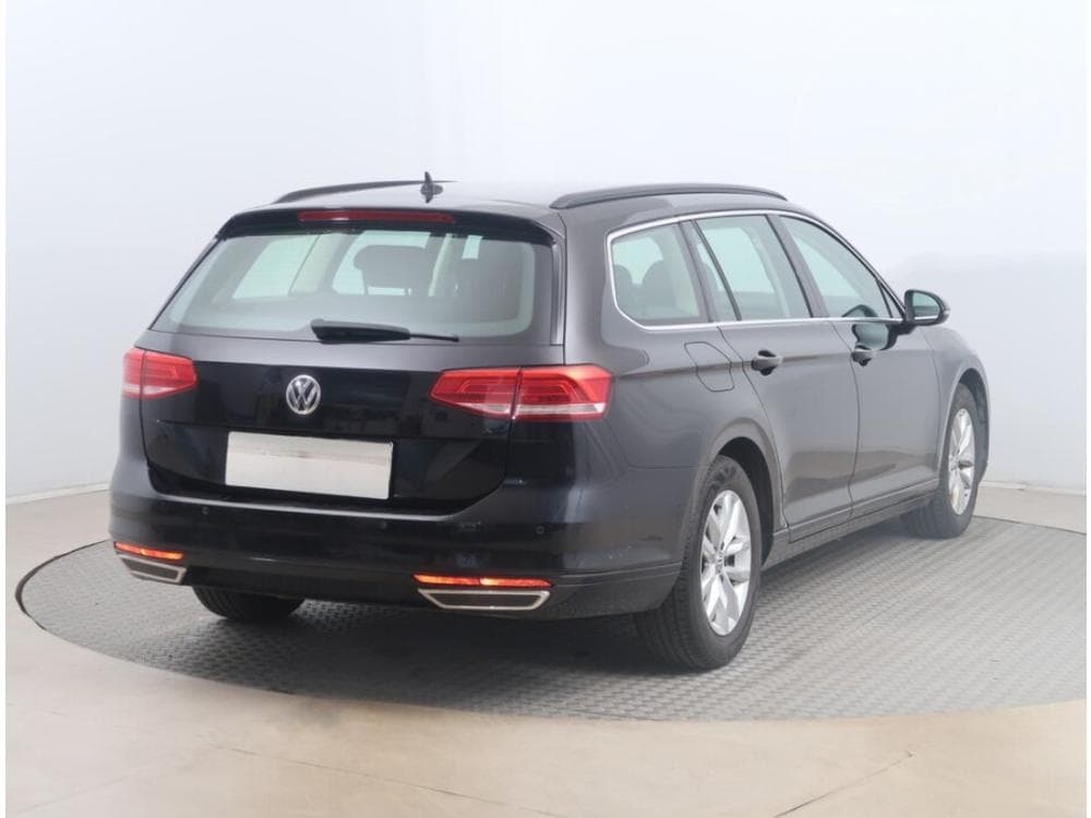 2016 Volkswagen PASSAT - 5
