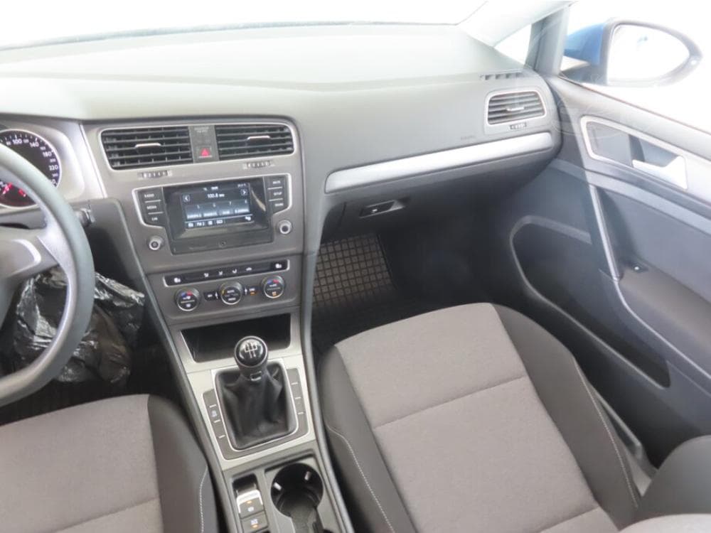 2016 Volkswagen GOLF - 8