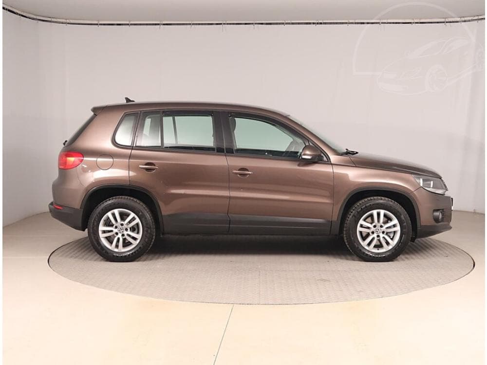 2012 Volkswagen TIGUAN - 6