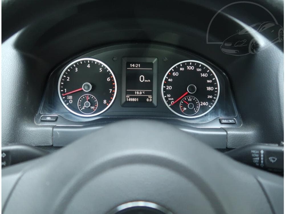 2012 Volkswagen TIGUAN - 11