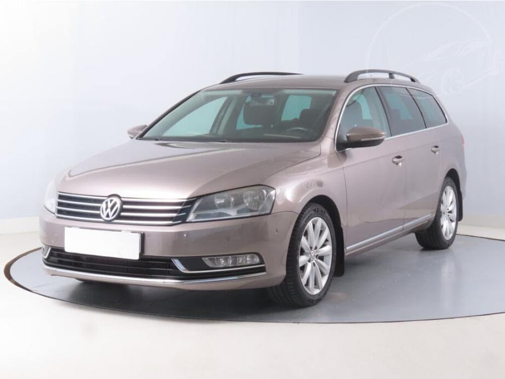 2011 Volkswagen PASSAT - 2