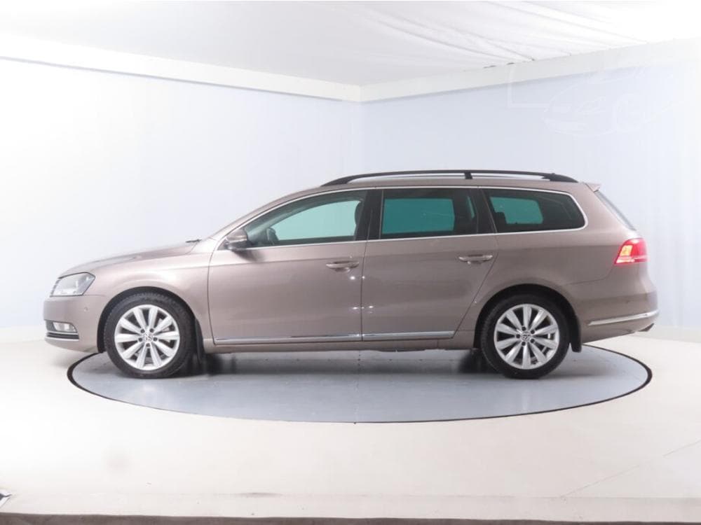 2011 Volkswagen PASSAT - 3