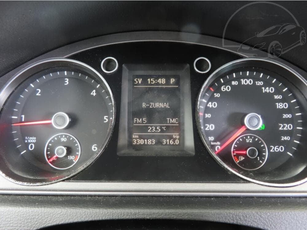 2011 Volkswagen PASSAT - 11