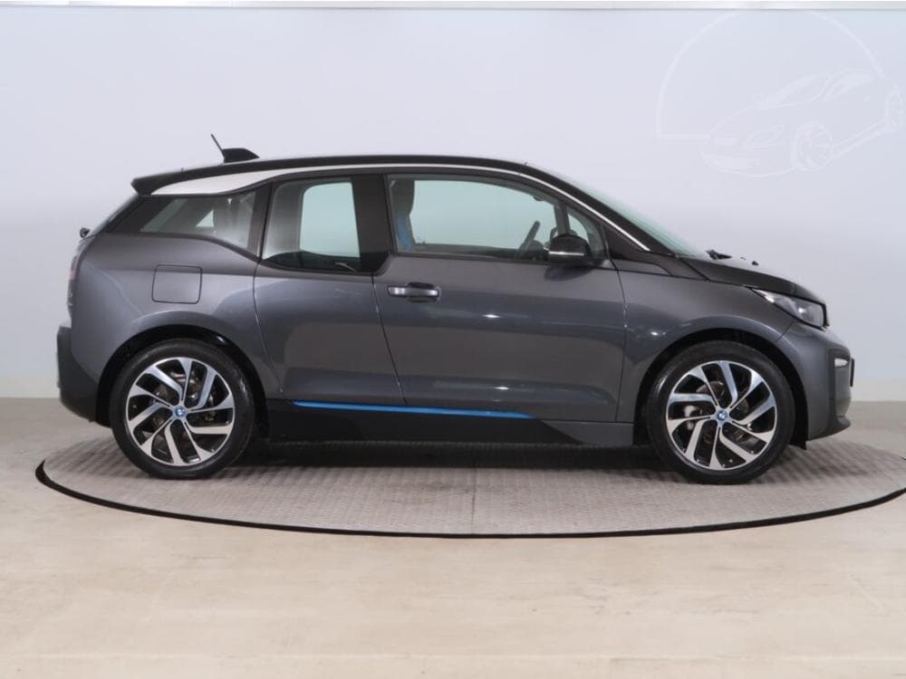 2020 BMW i3 - 11