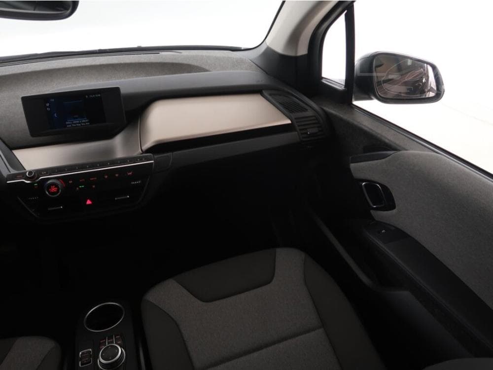 2020 BMW i3 - 15