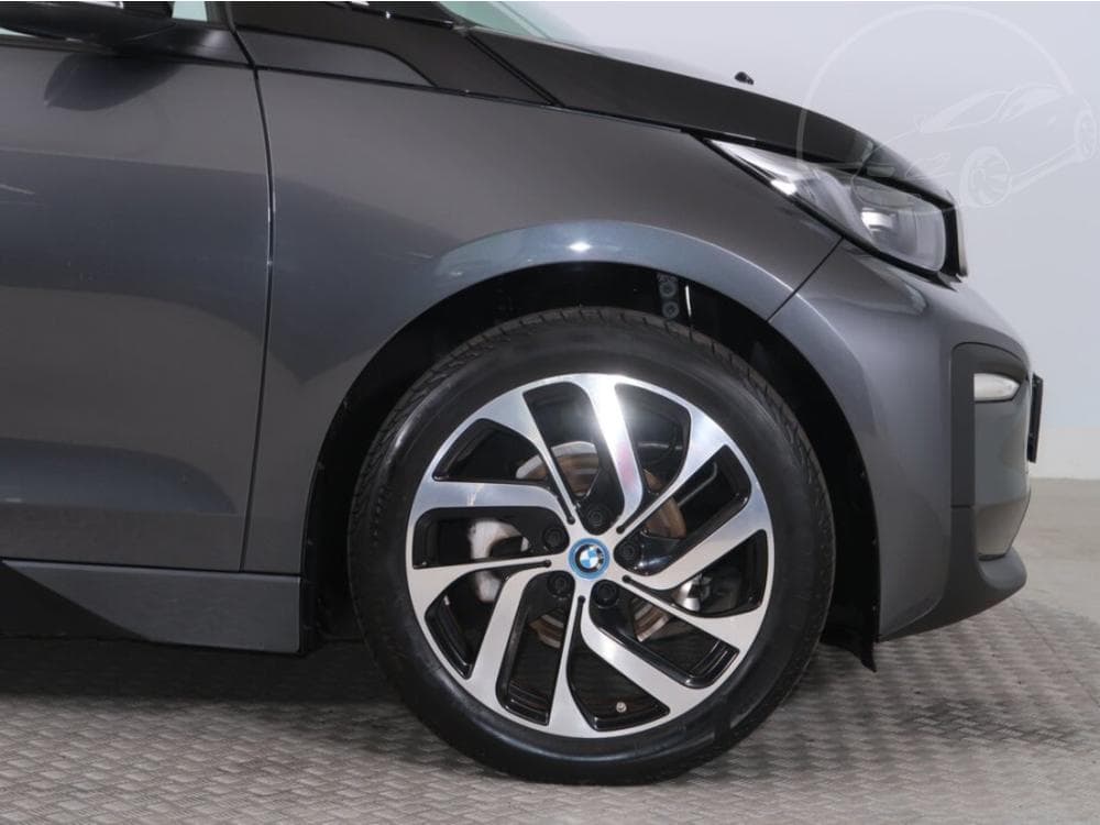 2020 BMW i3 - 29