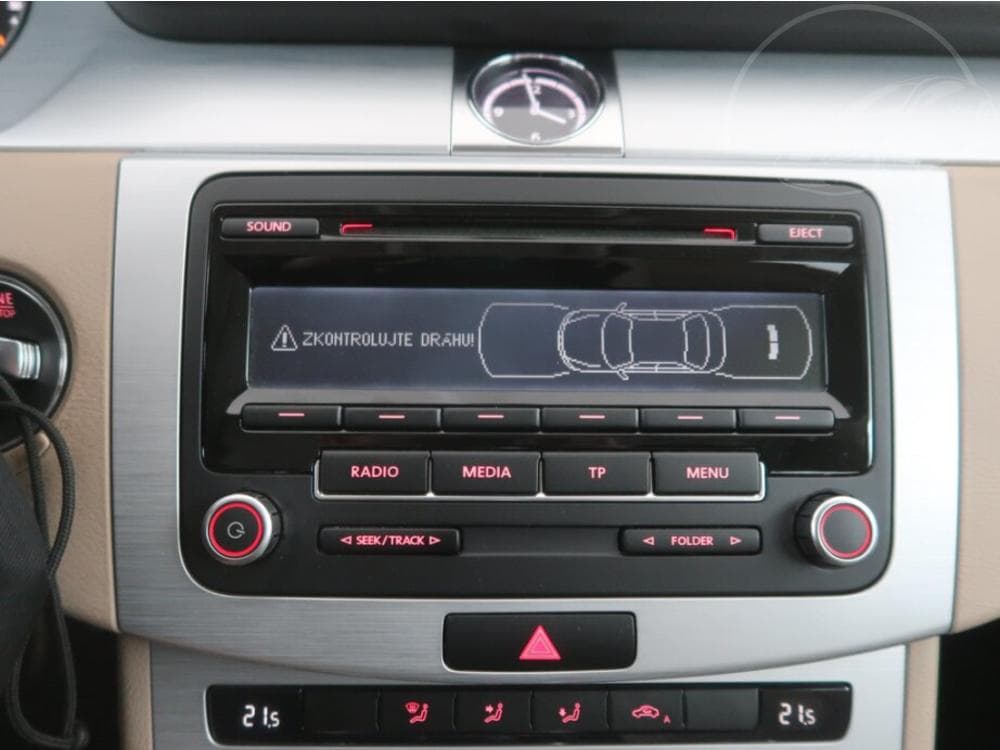 2013 Volkswagen CC - 43