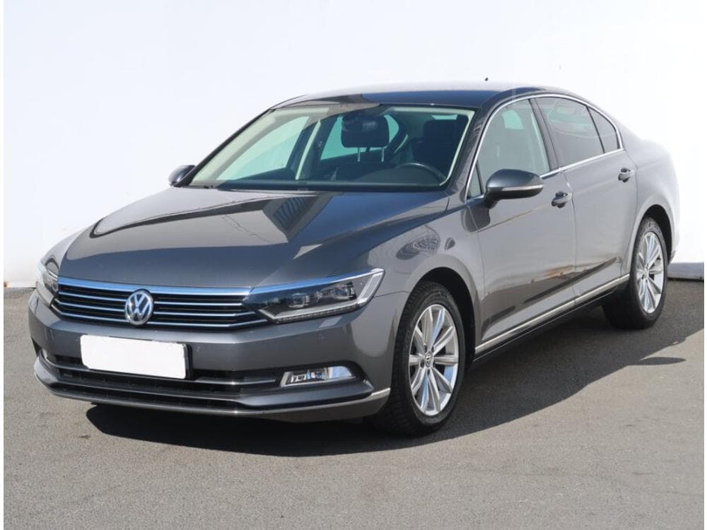 2017 Volkswagen PASSAT - 3