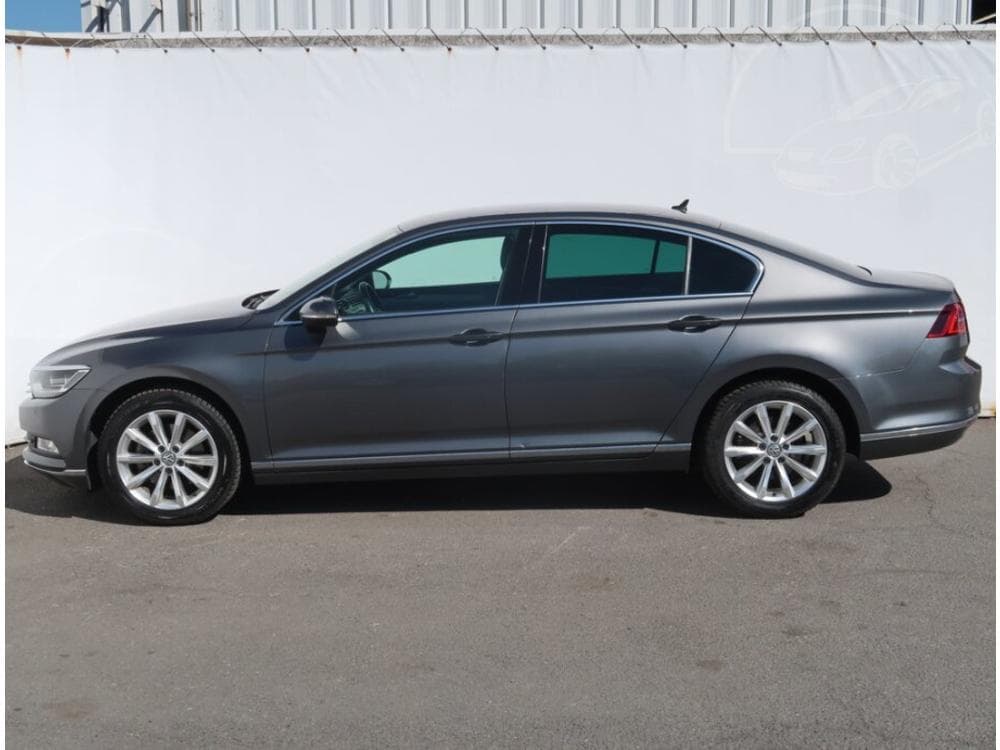 2017 Volkswagen PASSAT - 5