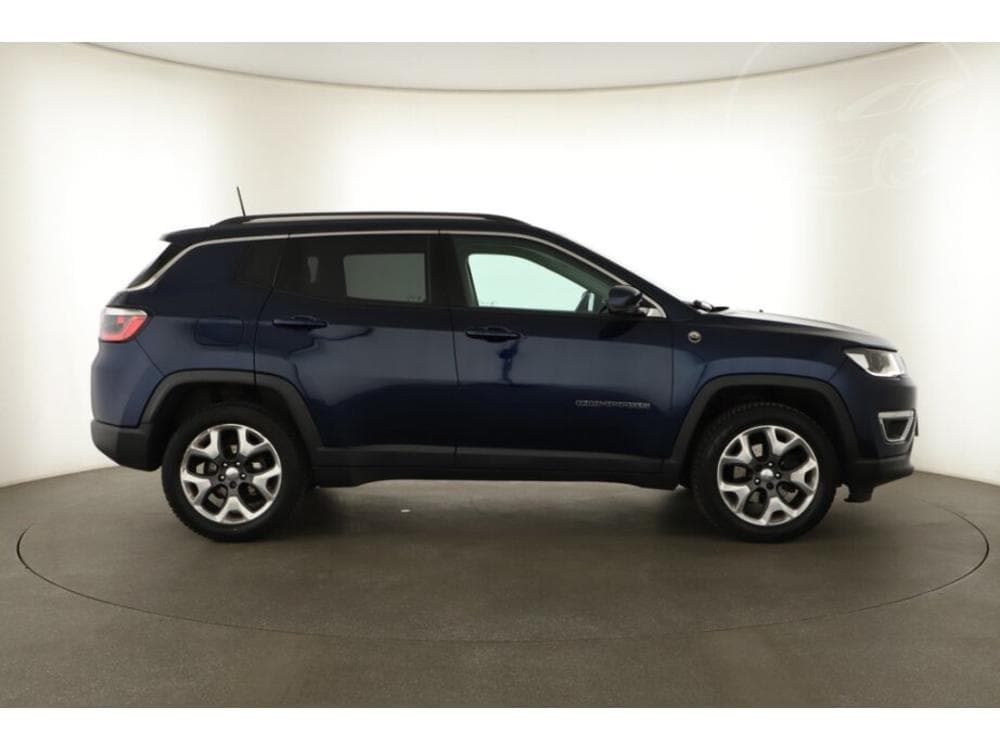 2017 Jeep COMPASS - 16