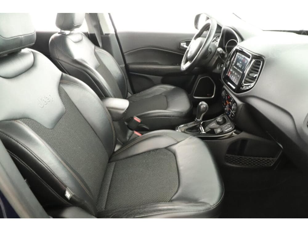 2017 Jeep COMPASS - 19