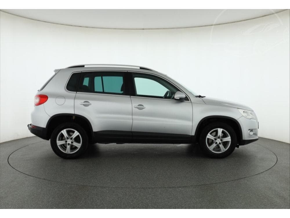 2009 Volkswagen TIGUAN - 6