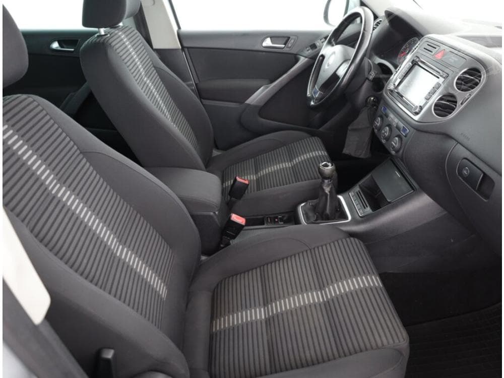 2009 Volkswagen TIGUAN - 7