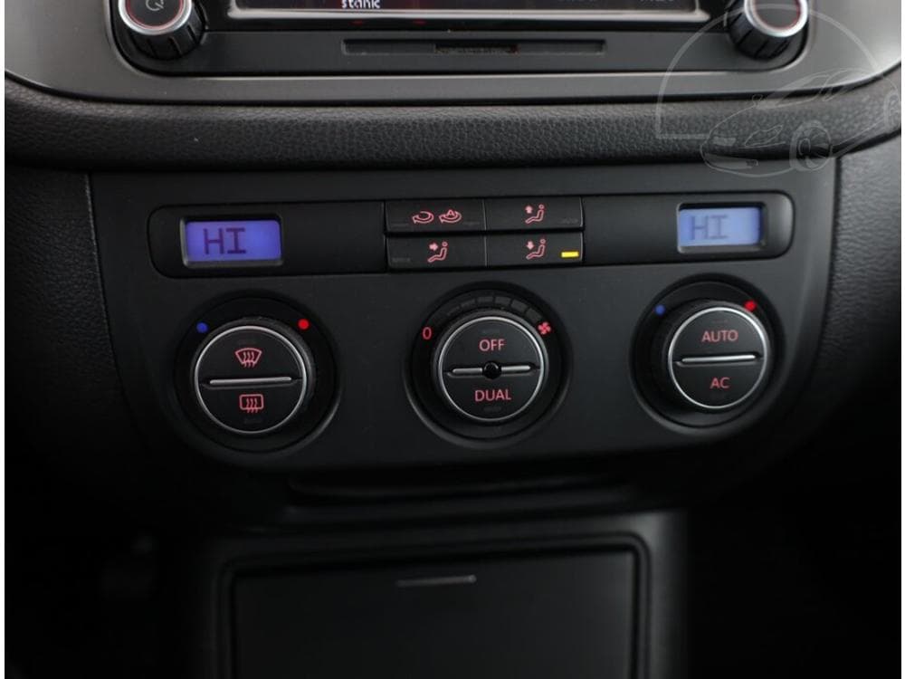 2009 Volkswagen TIGUAN - 11