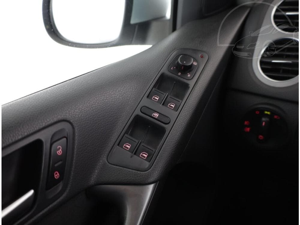 2009 Volkswagen TIGUAN - 13