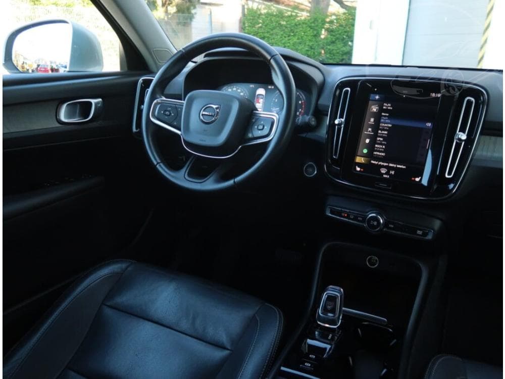 2019 Volvo XC40 - 13