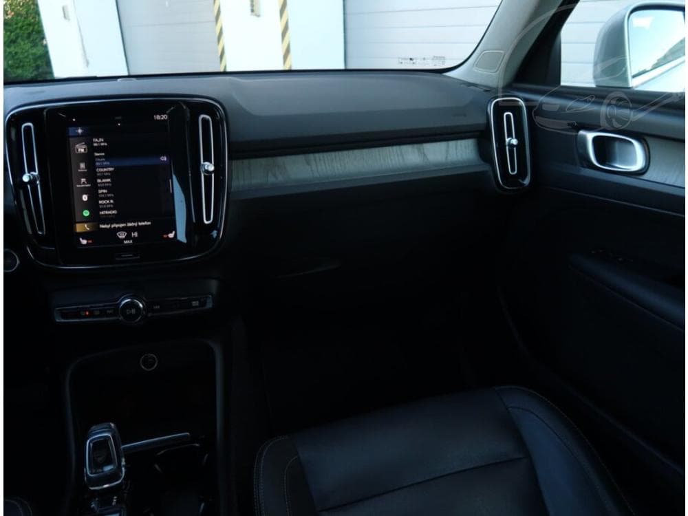 2019 Volvo XC40 - 15