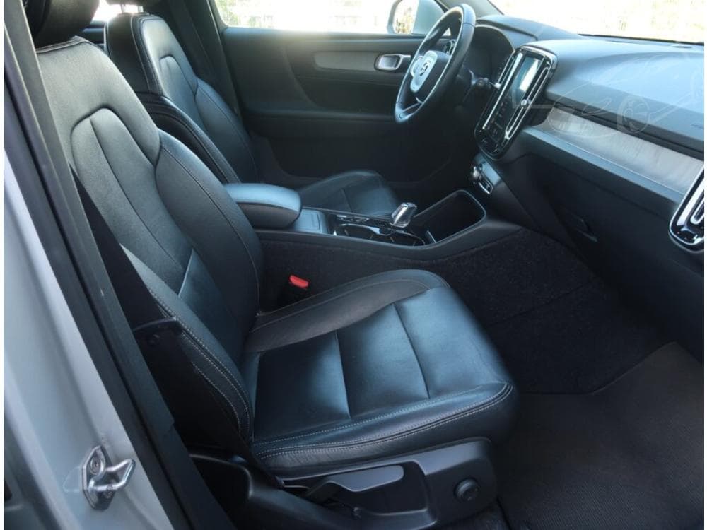 2019 Volvo XC40 - 17
