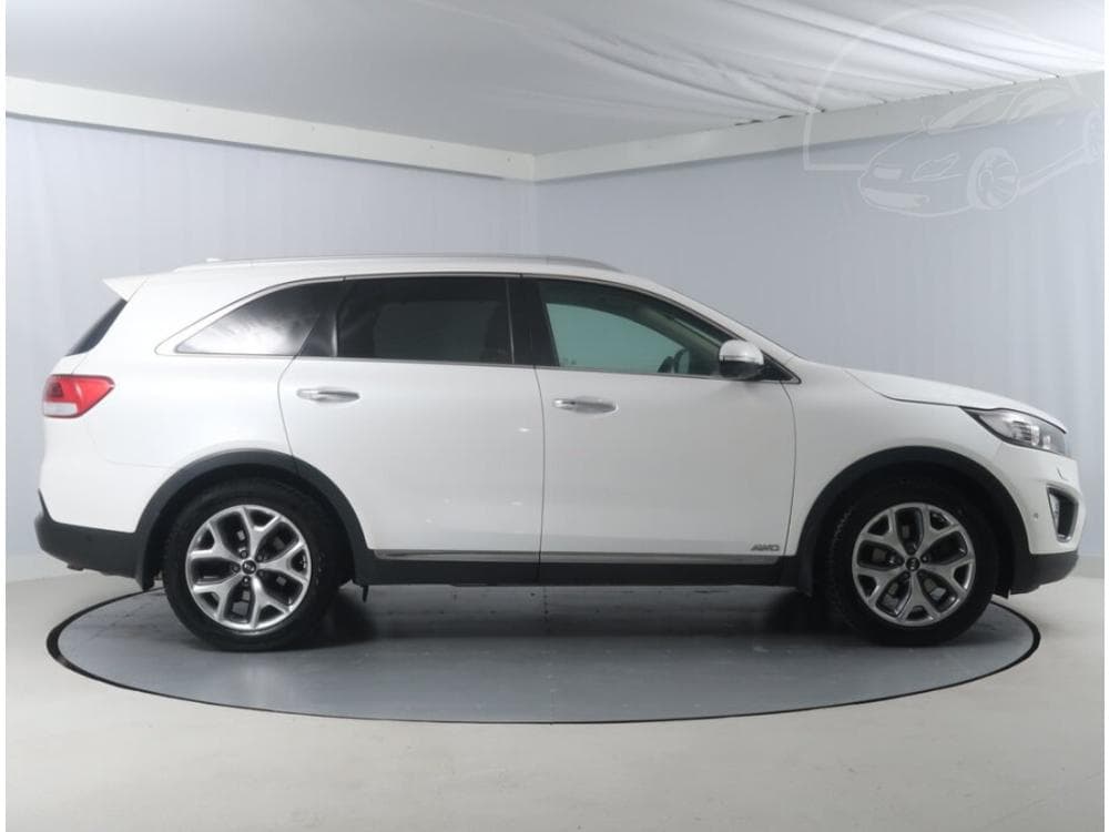2016 Kia SORENTO - 11