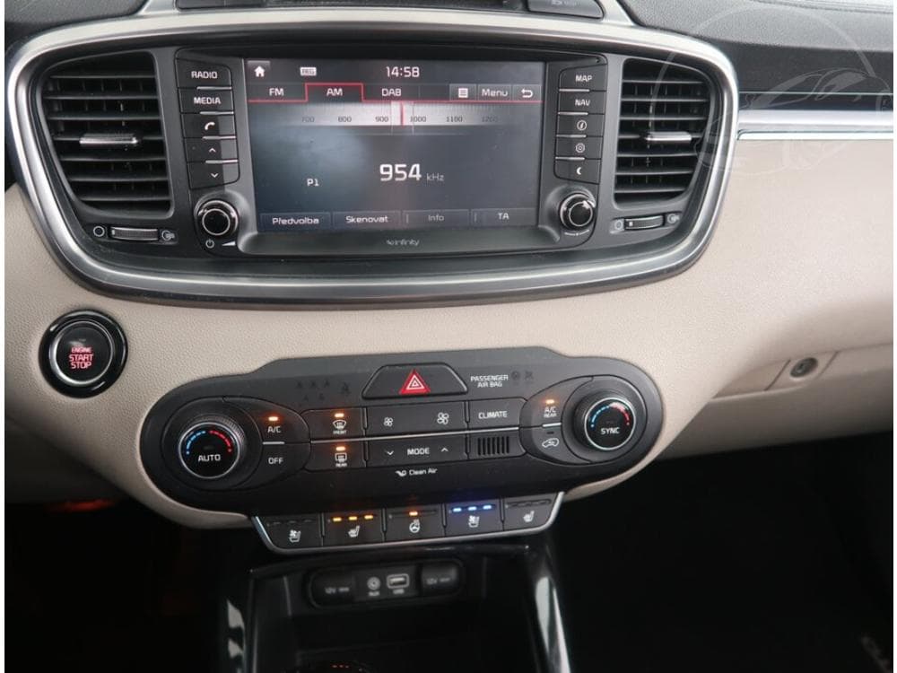 2016 Kia SORENTO - 23