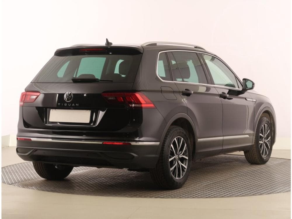 2021 Volkswagen TIGUAN - 9